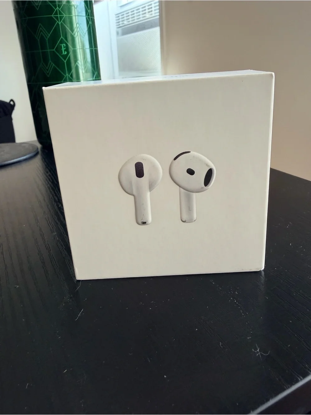 Brand New Apple White Wireless Earbuds Retail Box